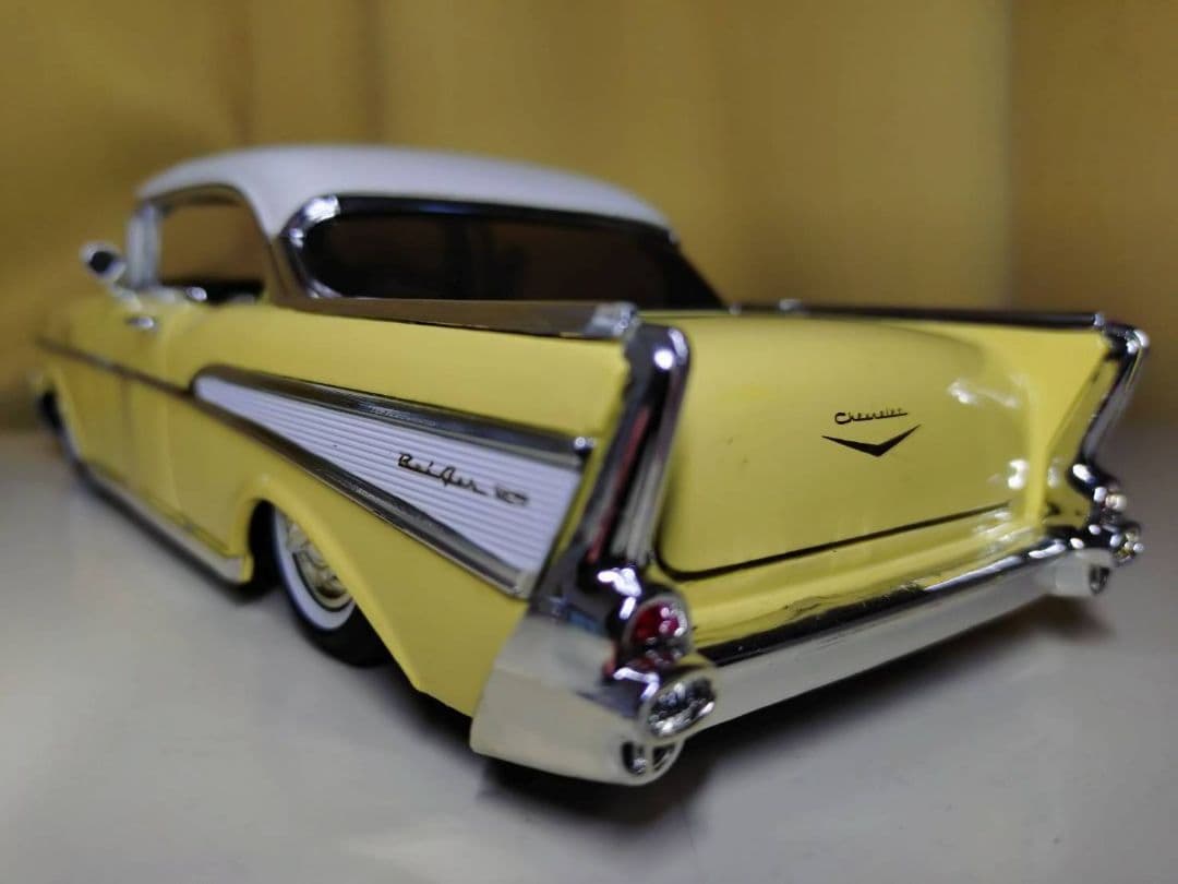 1957 シボレー・ベルエア Jada toys 1/24