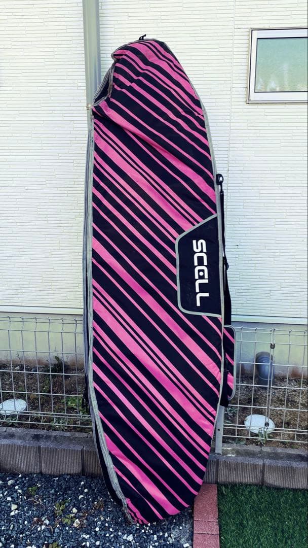 サーフボードとサーフボードケース