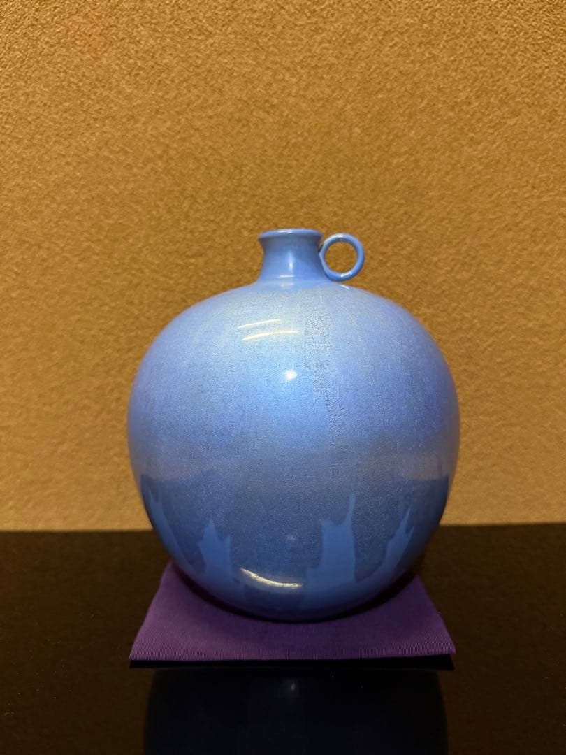 人間国宝　中田一於　淡青釉裏銀彩　壺　共箱