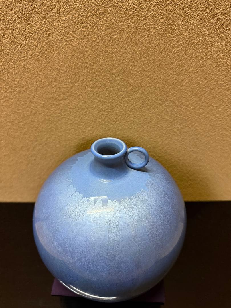 人間国宝　中田一於　淡青釉裏銀彩　壺　共箱