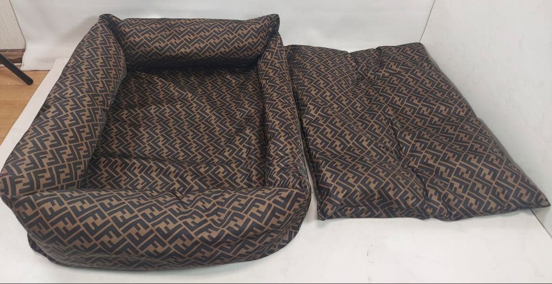 FENDI ペット用ベッド