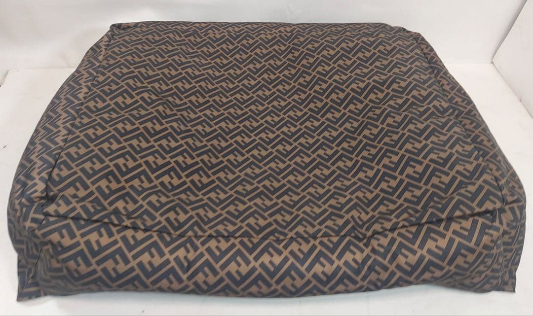 FENDI ペット用ベッド