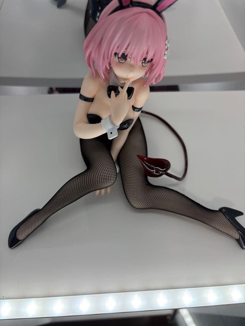 トラブル　モモ　バニー　フィギュア