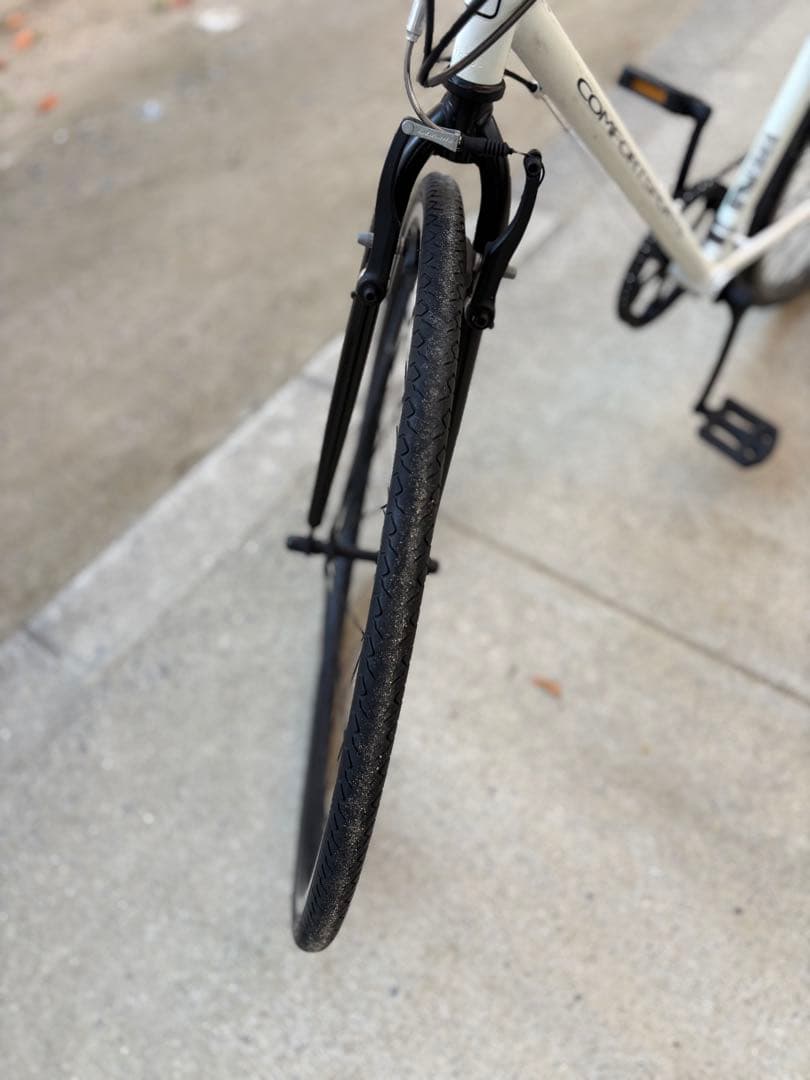 クロスバイク入門用(700c)お引き取りでも？個人実費配達でも？可能です。