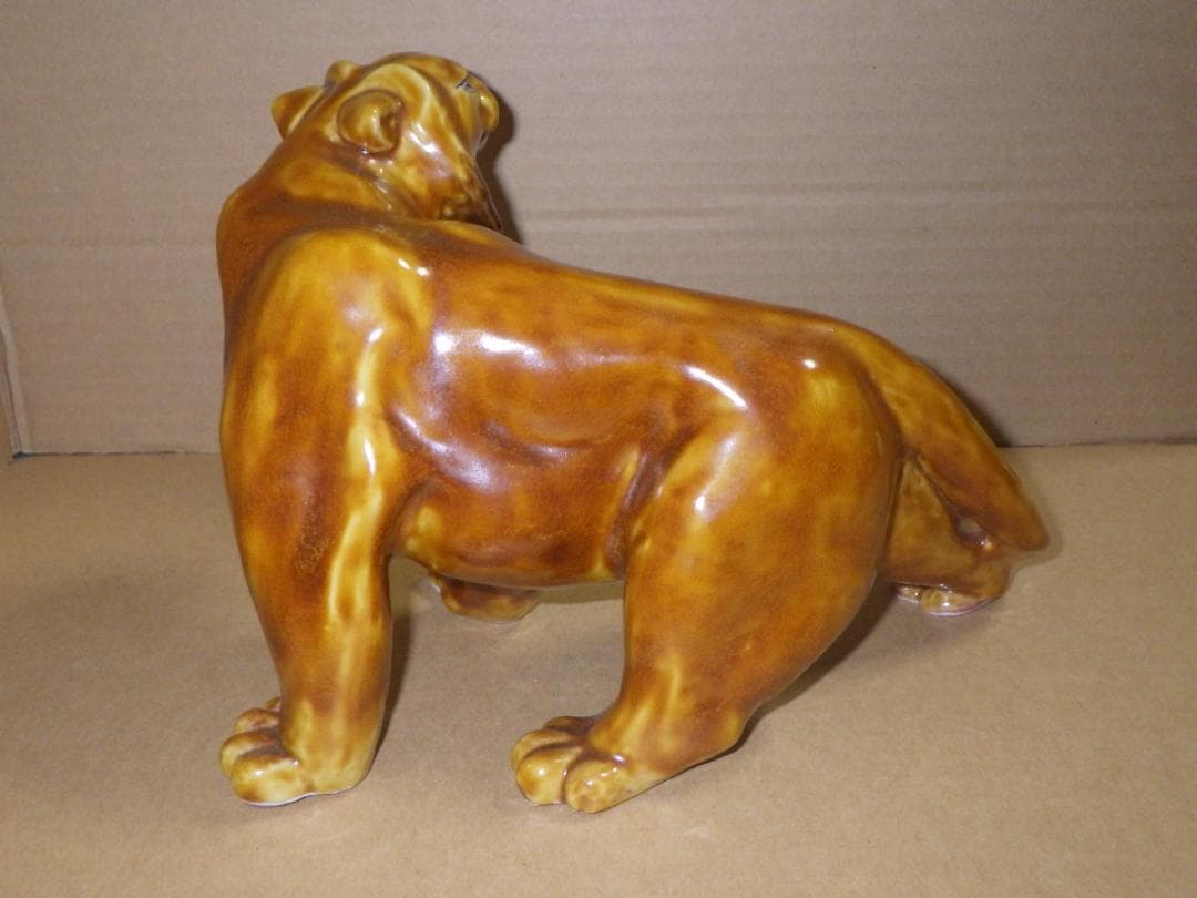 新品 浅倉五十吉 九谷焼 ふりかえる 寅 虎 トラ 共箱 陶製置物 フィギュリン