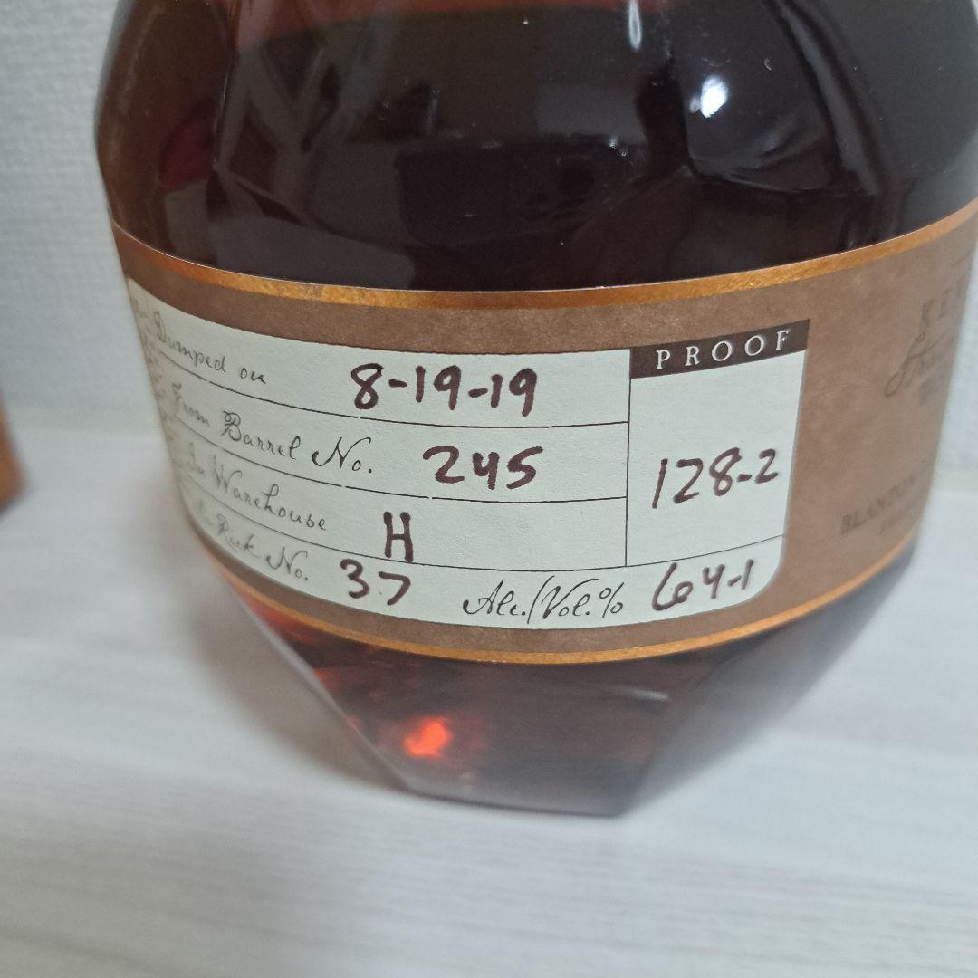 ウイスキー Blanton's straight from the barrel 700ml