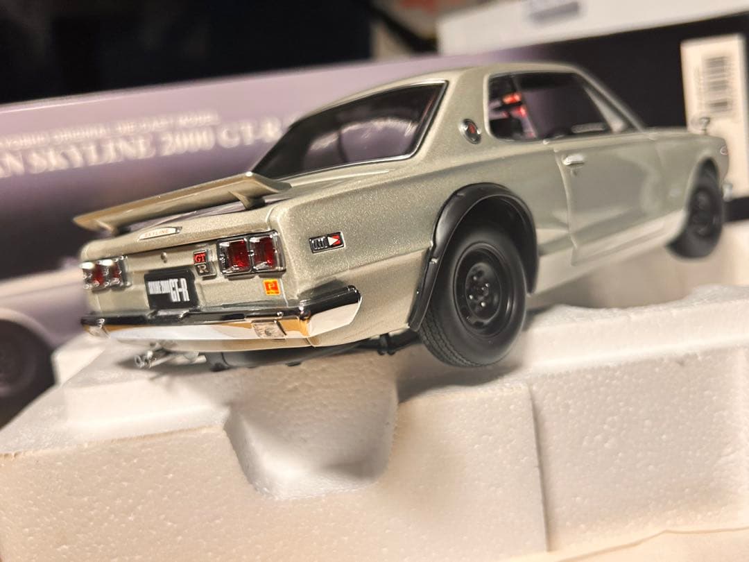 京商 1/18 スカイライン2000GTR(KPGC-10)