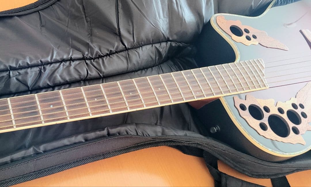 オベーションのエレアコギター CELEBRITY CC-44