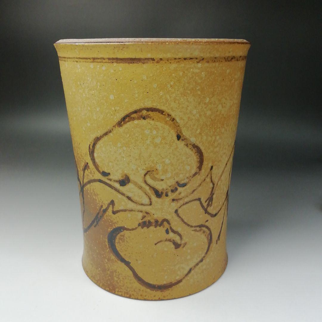 Ｔ２０２　水指　『灰釉　ツタノミ文』『和太守卑良(守弘)』　共箱　茶道具