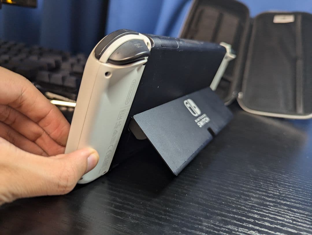 Switch本体 ＋ （カセット.ケース.充電器.ドック.コントローラー付）