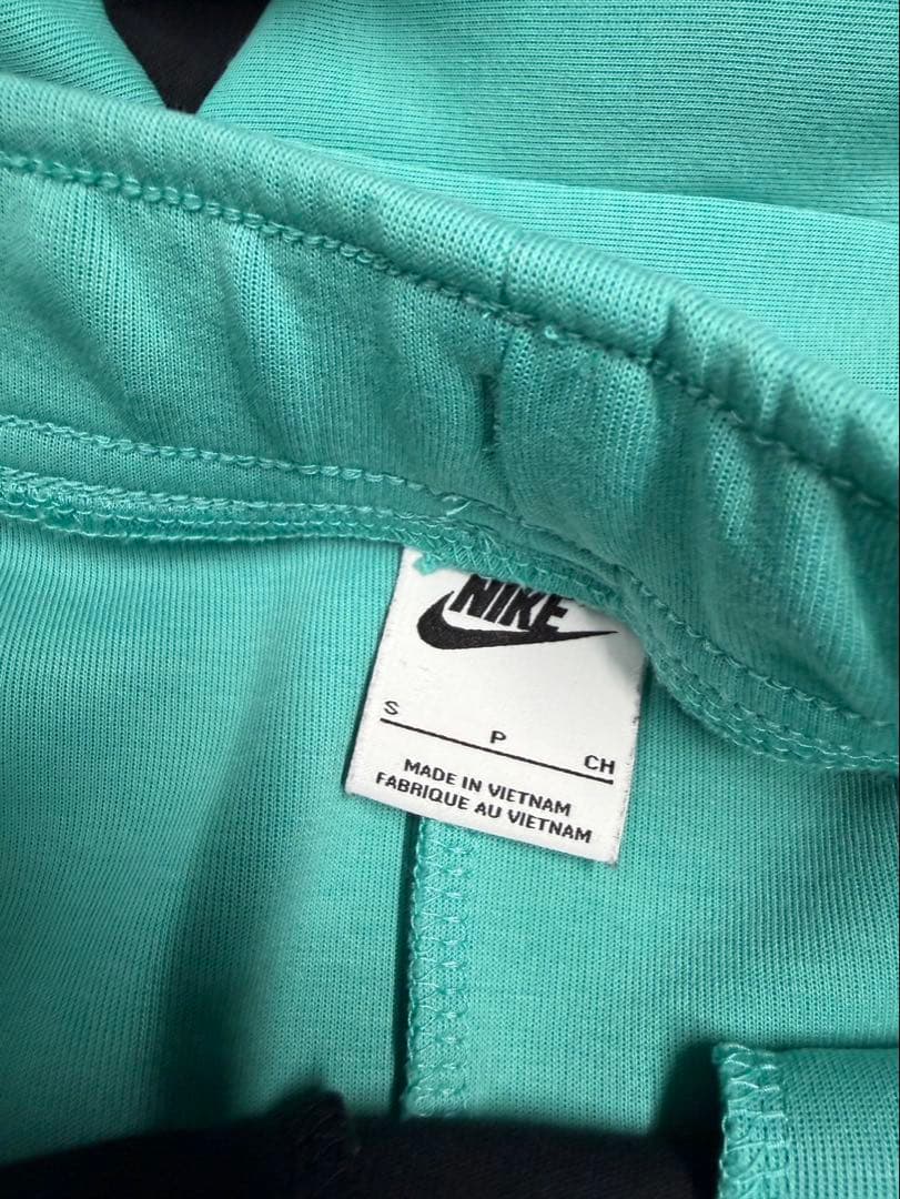 セントラルシー着用　NIKEテックフリース　上下セット　S