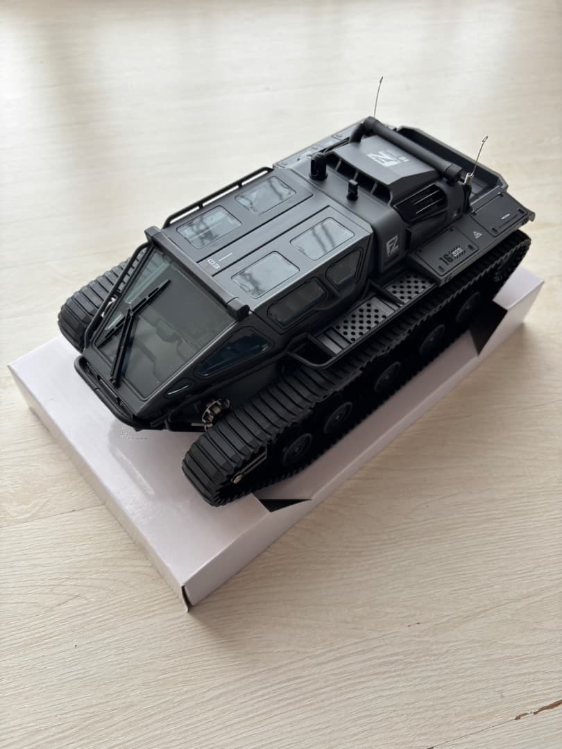 キャタピラー ラジコンカー 子供向け 人気 オフロード ラジコン