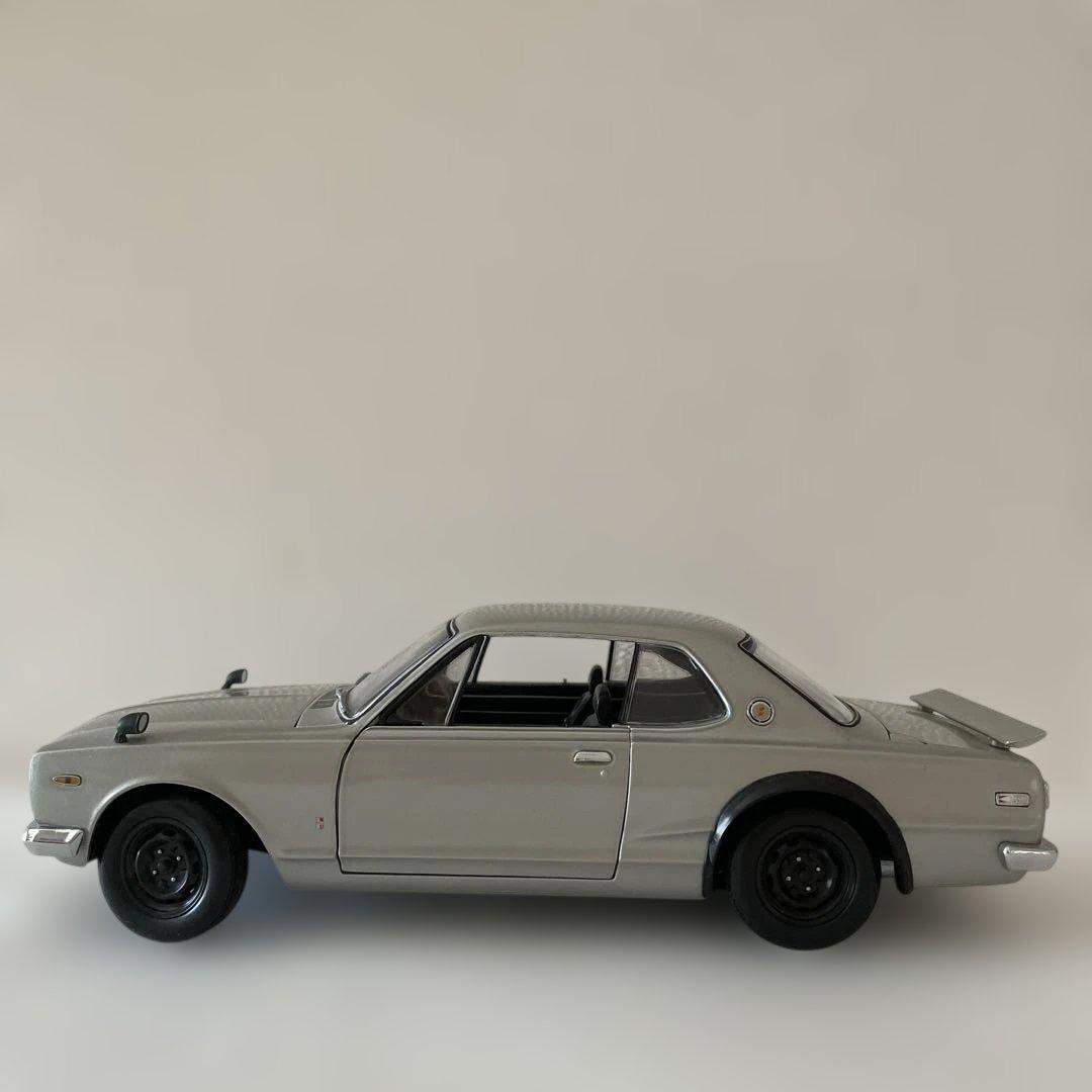 ミニカー　京商　1/18 スカイライン2000GTR