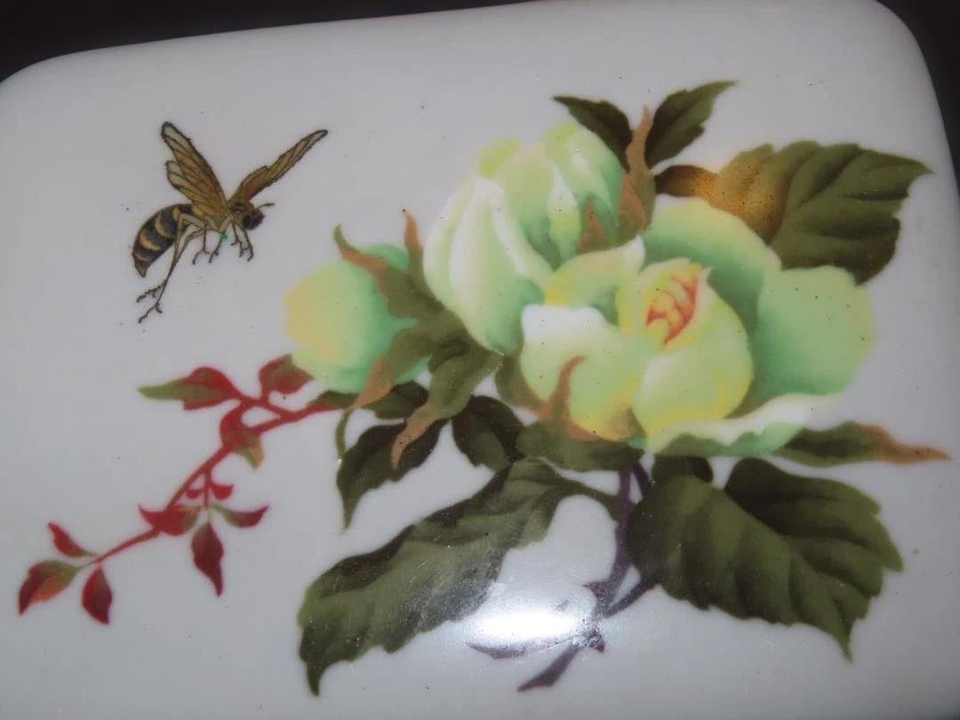 明治金工　尾張七宝 花蜂図 銀覆輪 ボンボニエール 内古裂張 七宝箱