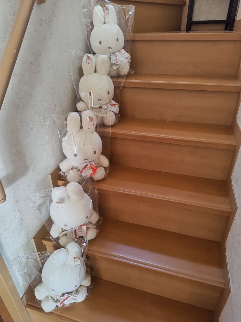 miffy whiteシリーズ ミッフィー 花柄ドレスM ぬいぐるみ ②