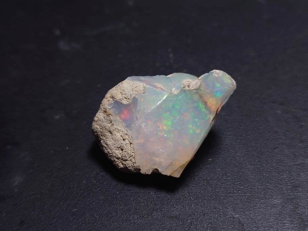 エチオピア　オパール　原石　鉱物標本　ジュエリーグレード　AAA