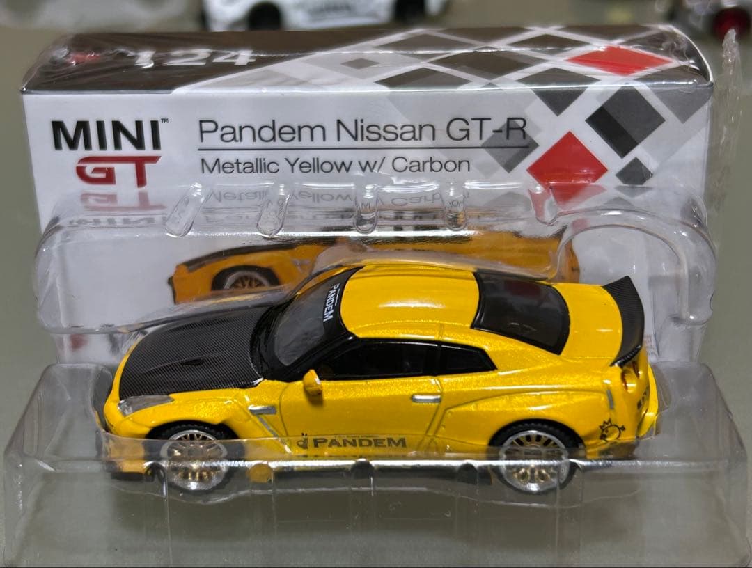 MINIGT 1/64 Pandem ニッサン GT-R 68 R35