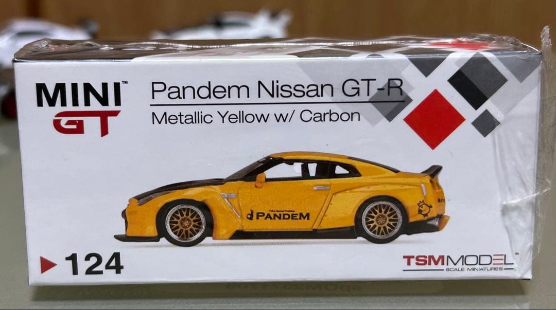 MINIGT 1/64 Pandem ニッサン GT-R 68 R35