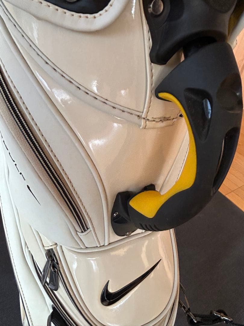 【美品】【おまけ付き】ナイキゴルフNIKEキャディバッグ ホワイト