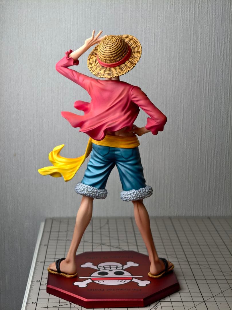 ワンピース モンキー・D・ルフィ フィギュア 樹脂製