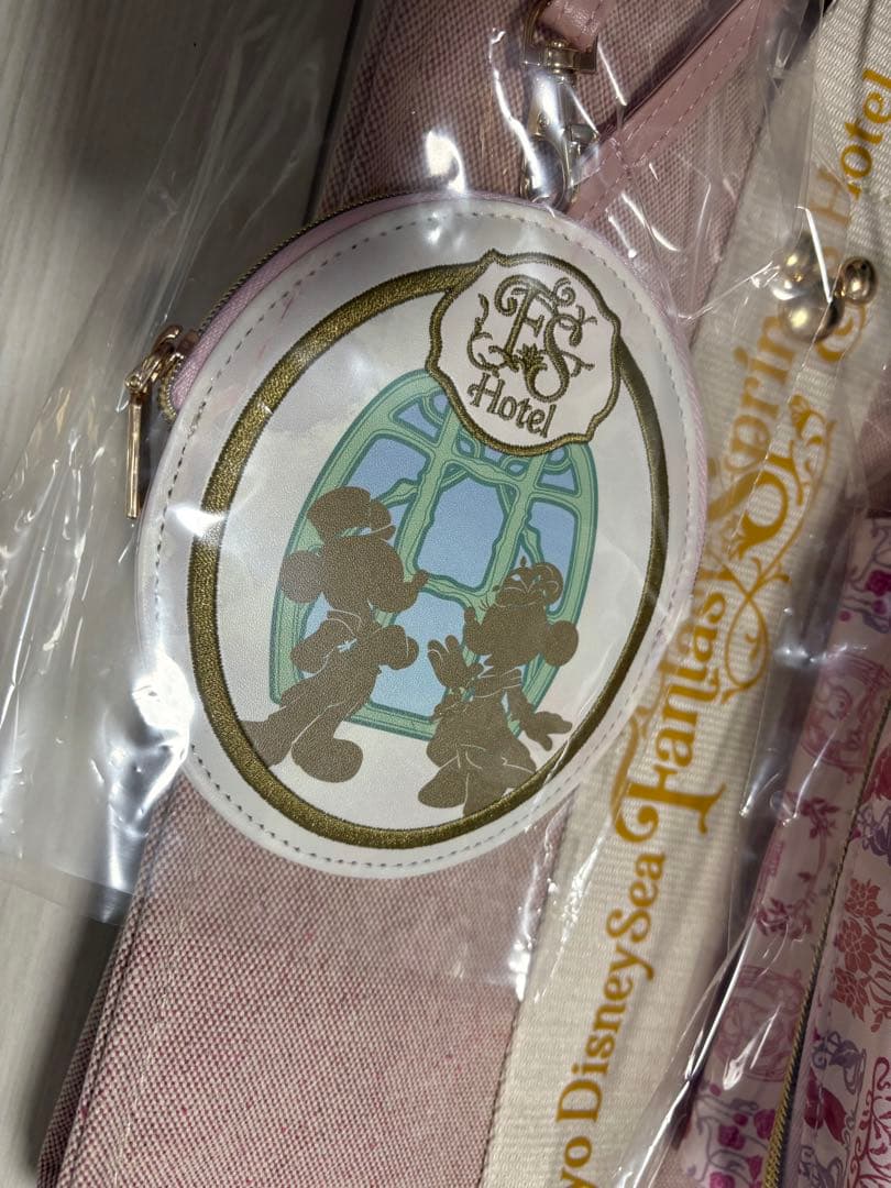 新品未使用ファンタジースプリングスホテル 宿泊者限定バッグ ポーチ&ケース
