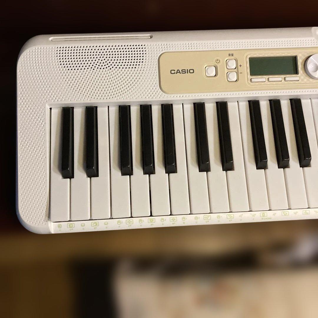 CASIO 光ナビゲーション　キーボード　LK325