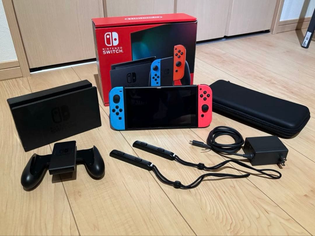 ニンテンドースイッチ Nintendo Switch ネオンレッド 美品