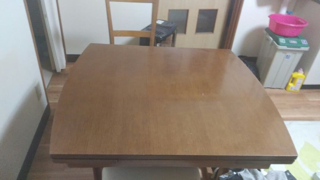 食卓テーブル
