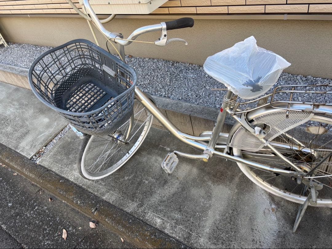 BRIDGESTONE ブリヂストン　自転車　シルバー　前バスケット付き