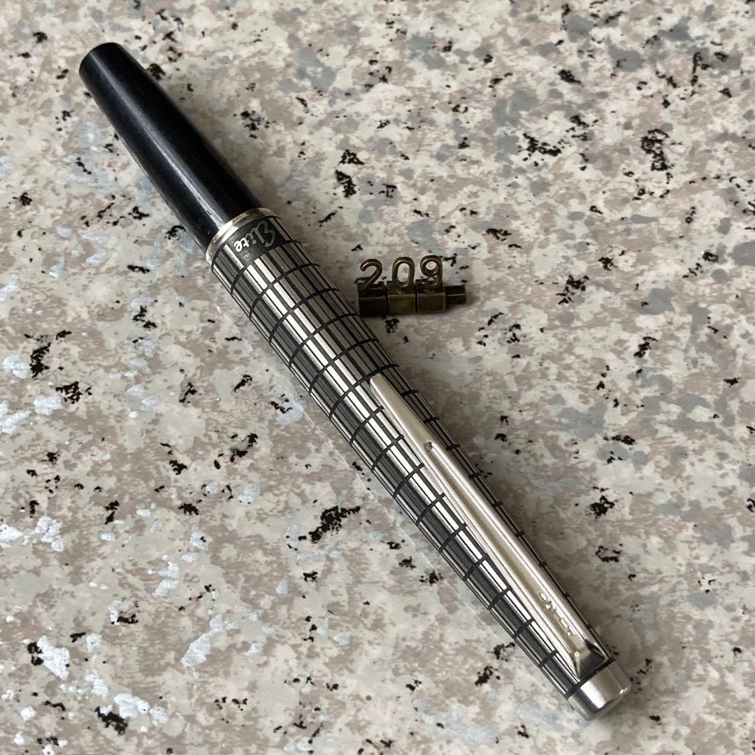 #209 オーバーホール済み 万年筆 PILOT 半格子 Elite 18k