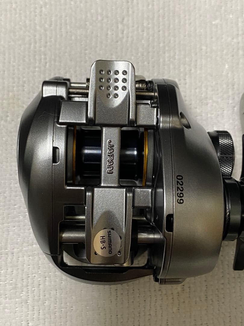 【新品未使用】シマノ　09アルデバランMg 右