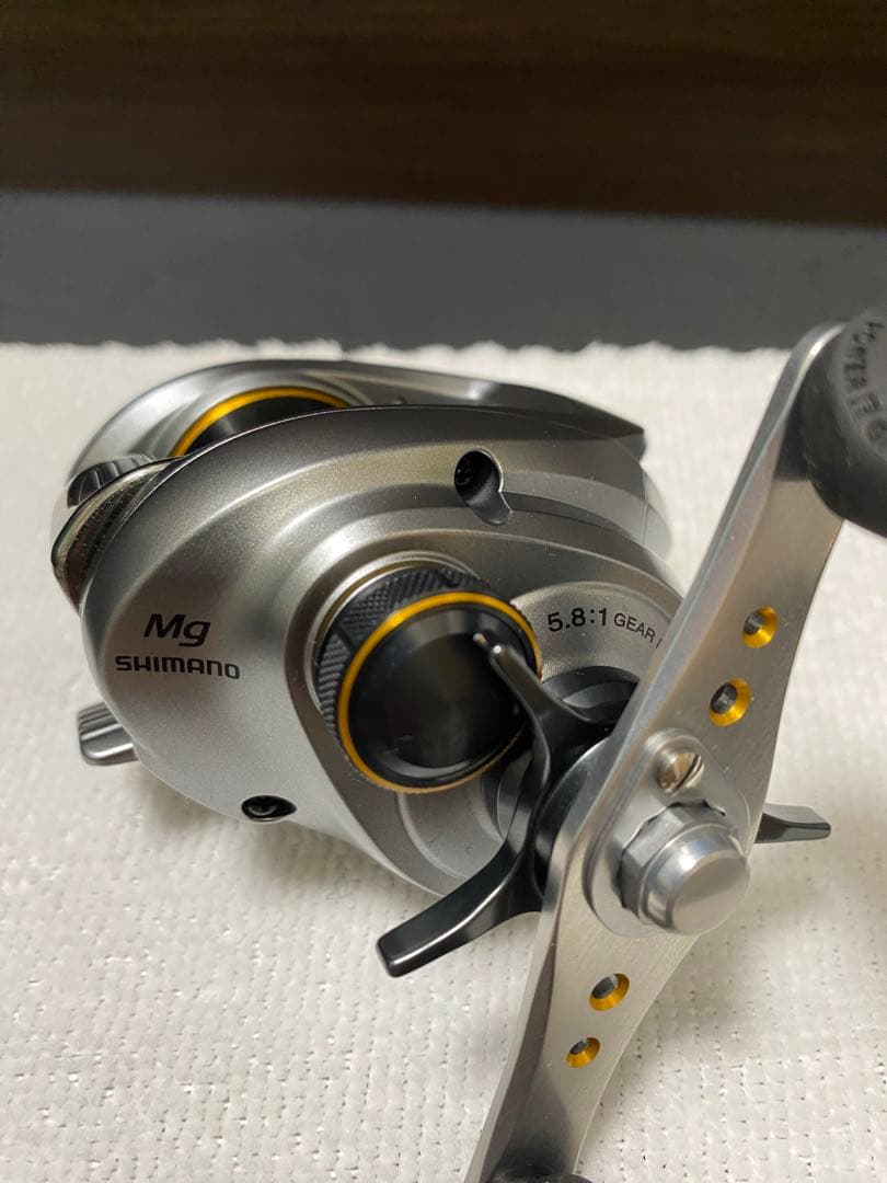 【新品未使用】シマノ　09アルデバランMg 右