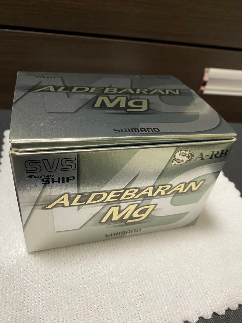 【新品未使用】シマノ　09アルデバランMg 右