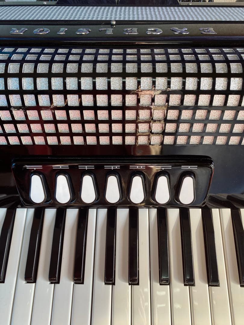 EXCELSIOR アコーディオン 1296デモ機状態37鍵盤、工房推奨アコ