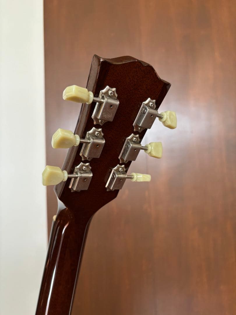 ギター Archtop Tribute AT101