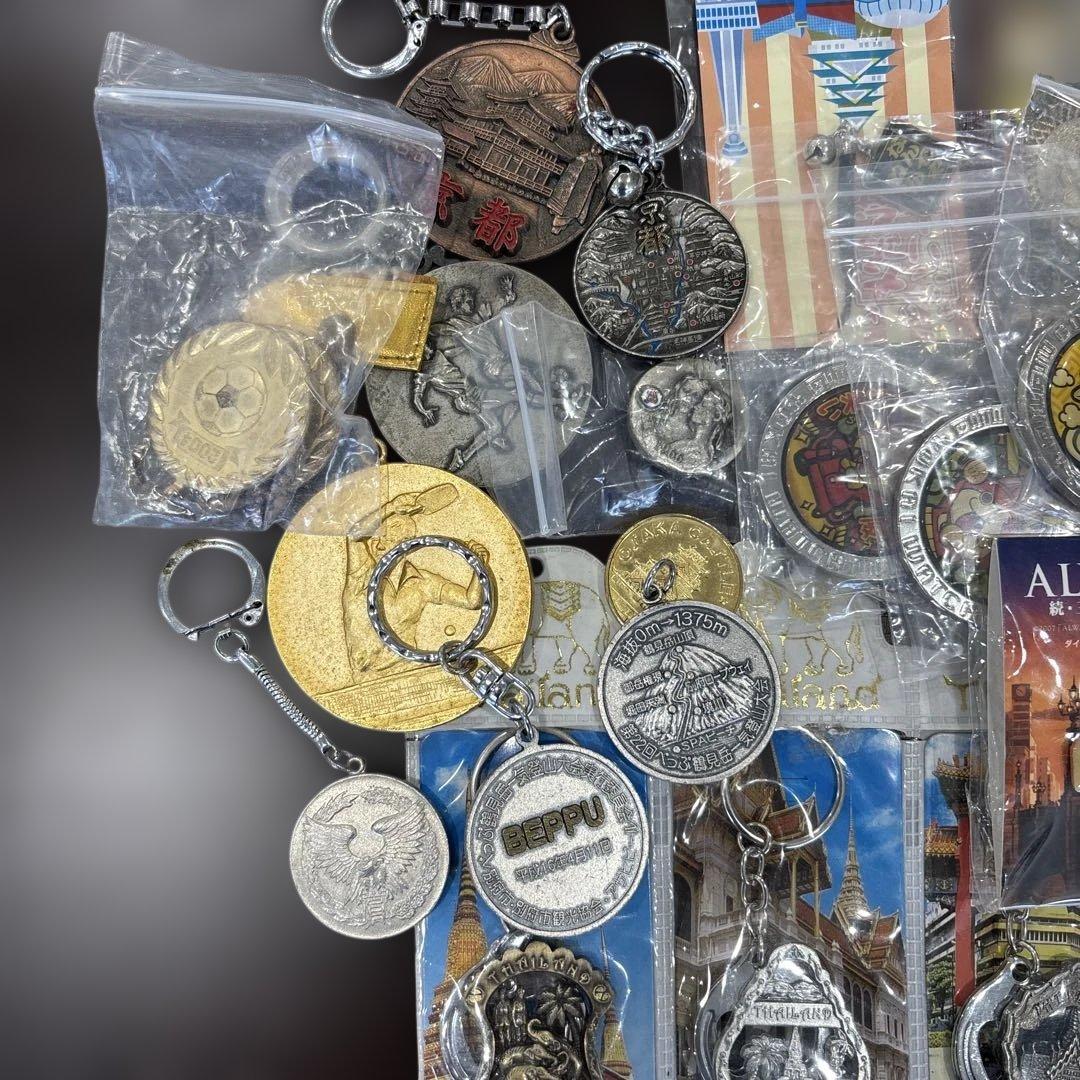 メダルと記念品、キーホルダーコレクション