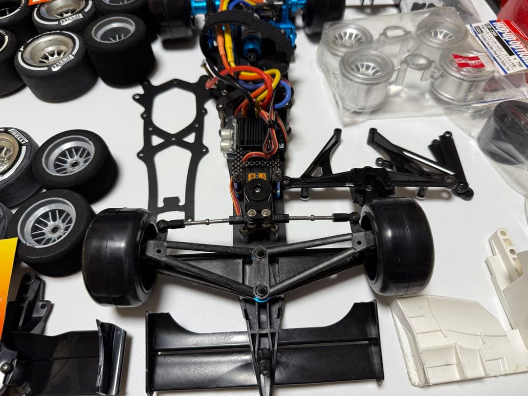 S*O様 Tamiya F2012 F104シャーシ 1/10 RCカー