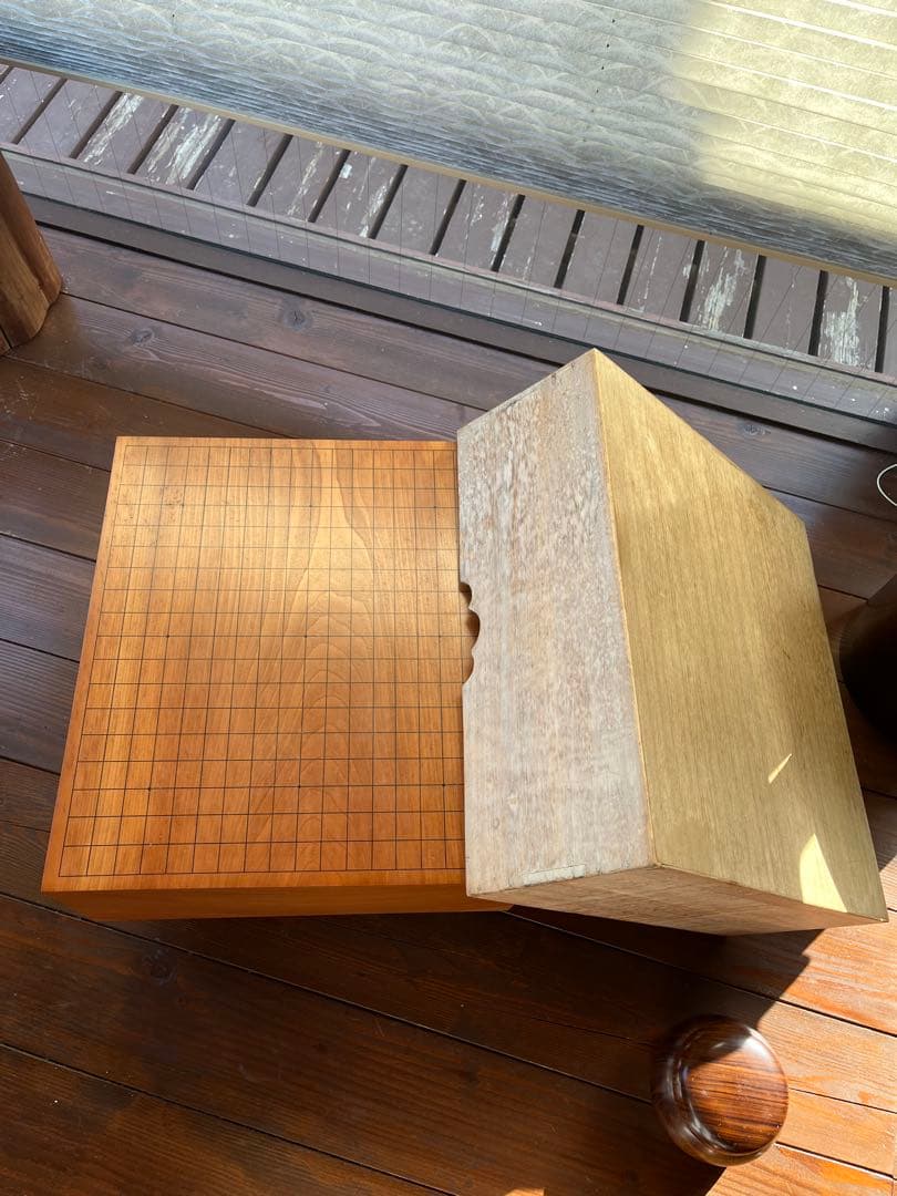 囲碁　脚付碁盤・碁石セット　桐箱カバー付き