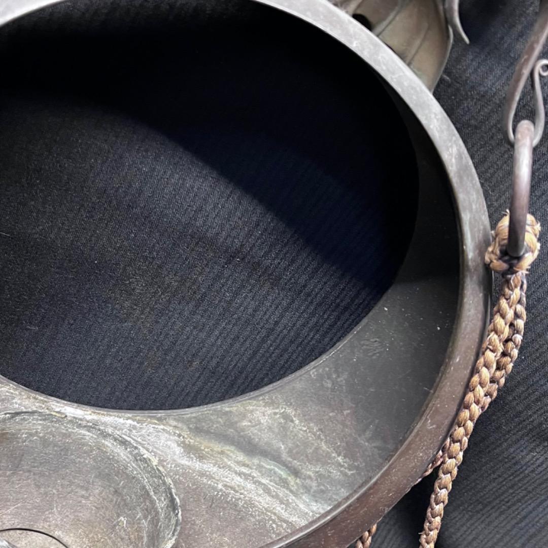 ▽Ec左1017 銘あり 金属製 吊花入 蝙蝠