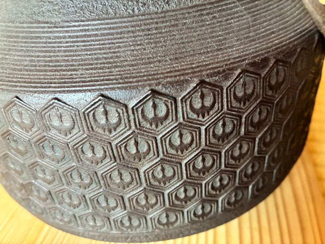 茶道具　『亀甲鶴紋 独楽釜』鉄製茶釜 人間国宝 高橋敬典造