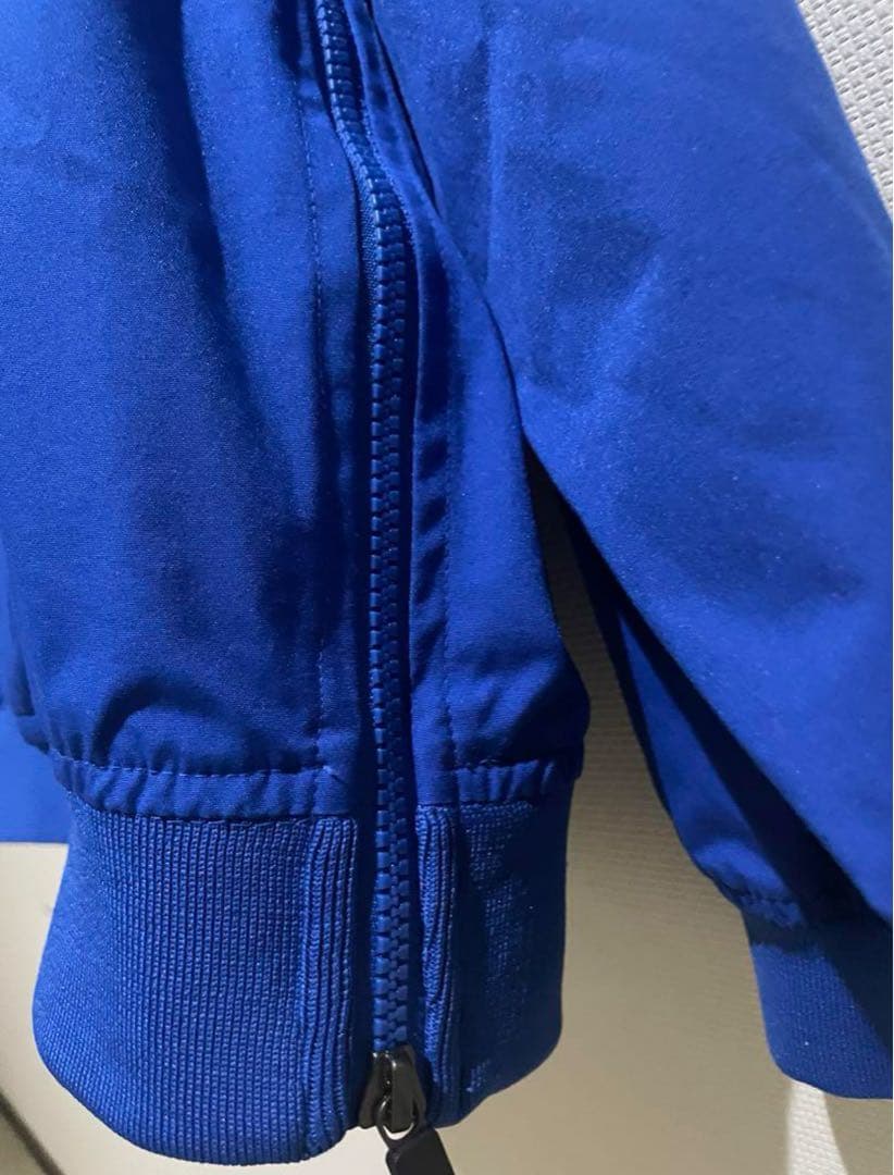 ナイロンプルオーバー