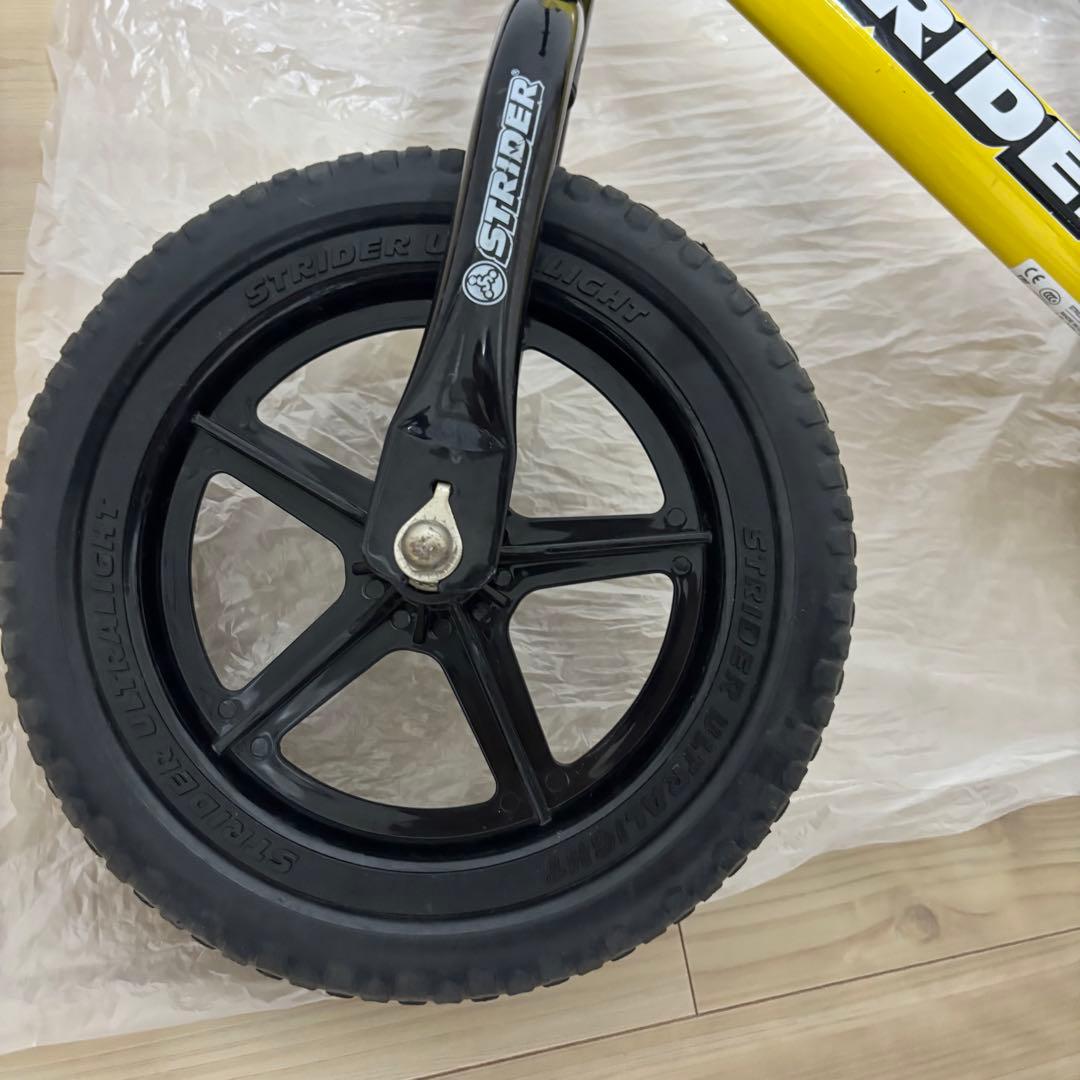 STRIDER スポーツ　12インチ イエロー　ストライダー