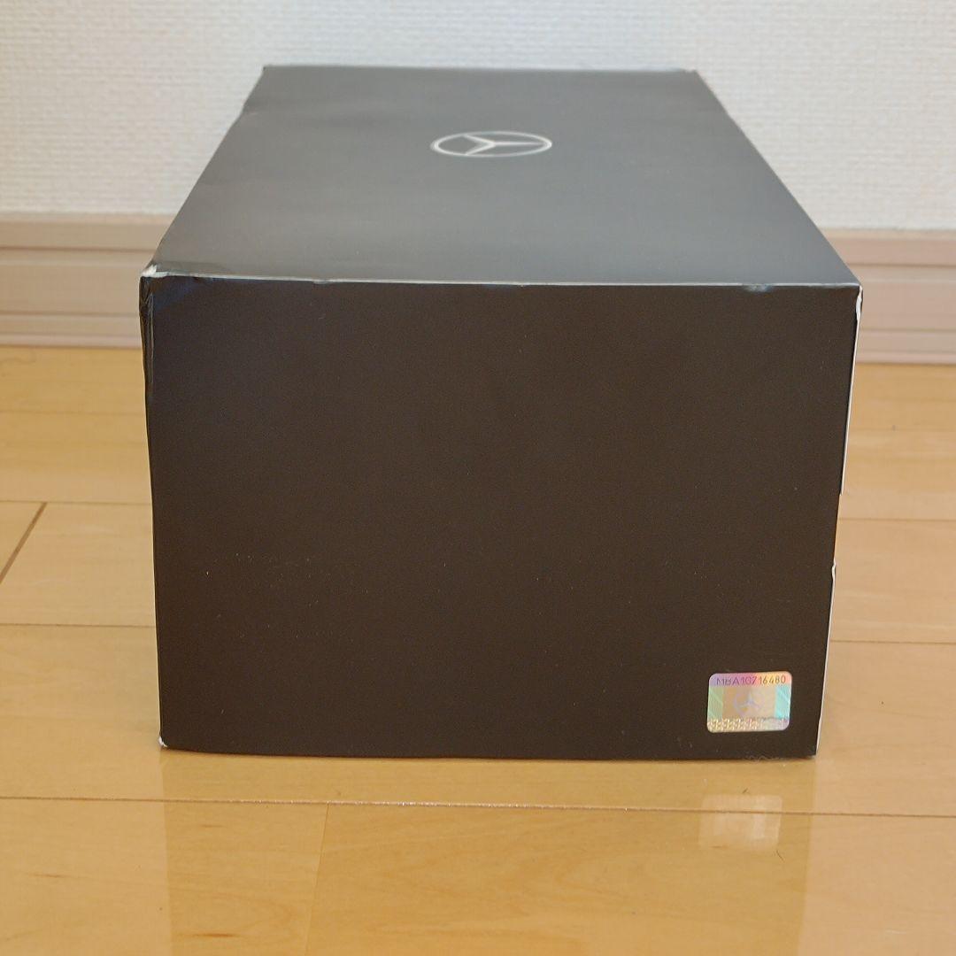 メルセデスベンツ GLB 1/18 ディーラー特注品 非売品 正規品