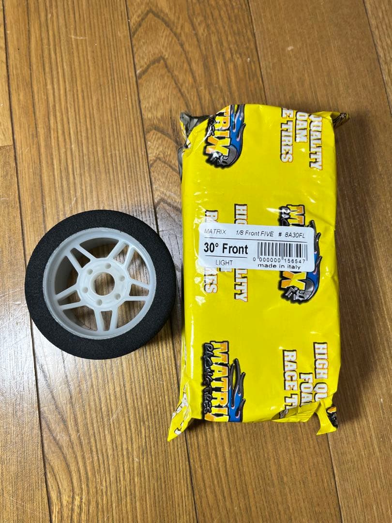イタリア　マトリックス製　1/8GPレーシング　フロントタイヤ　30° 新品