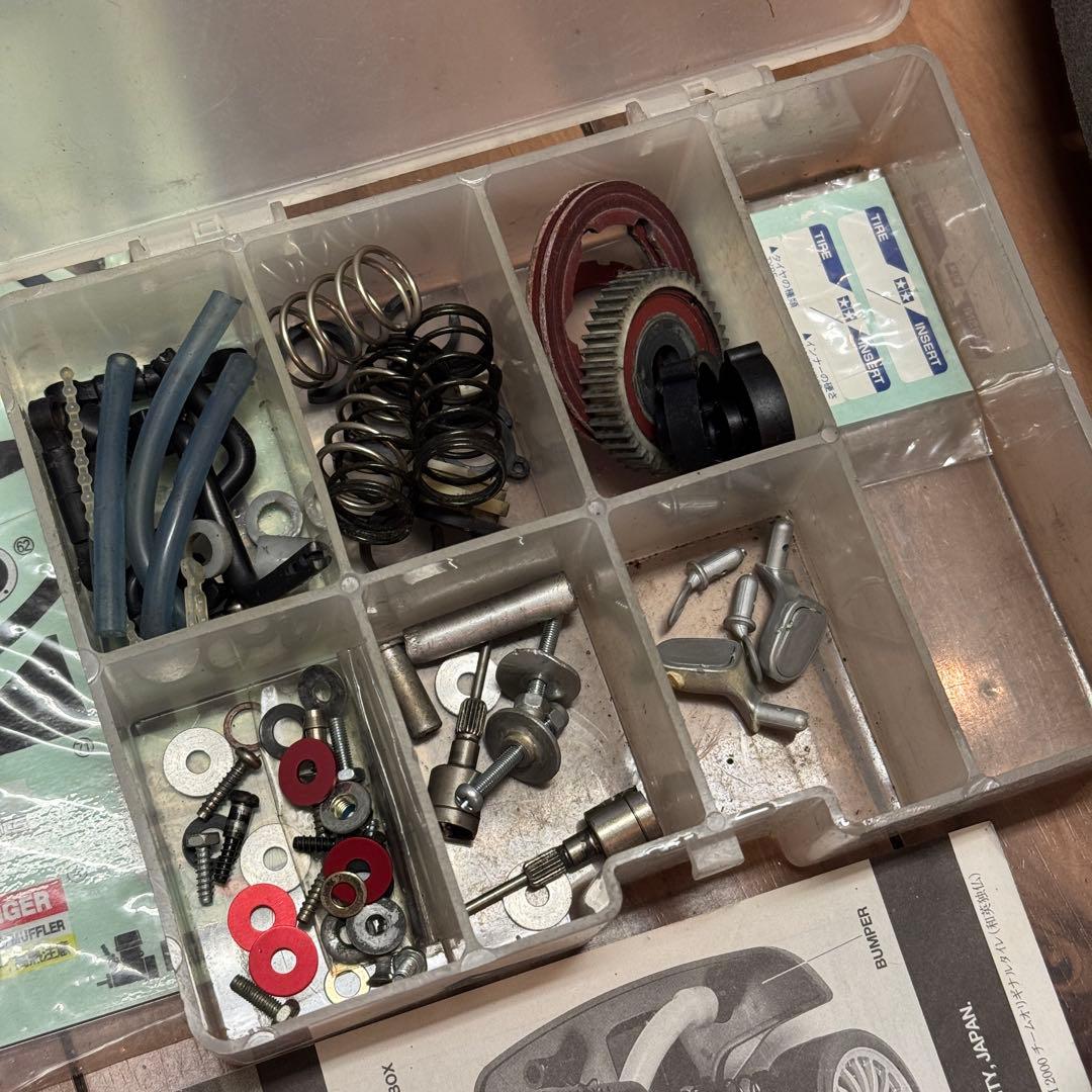 タミヤTG10-Mk.1メルセデスベンツCLK部品取り