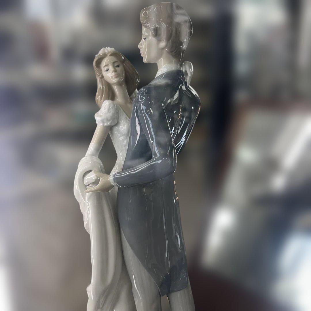 新郎新婦 陶器フィギュア 新郎胸花が破損