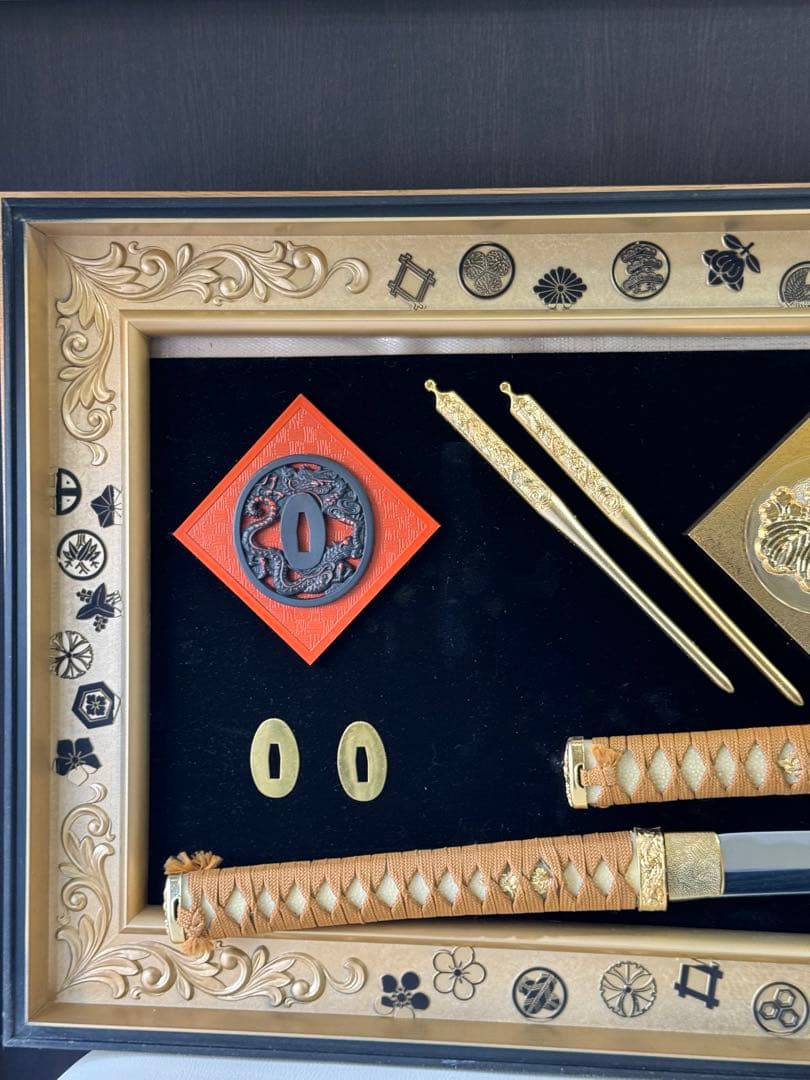 武家三大家家紋 徳川 織田 豊臣 名刀額飾り　模造刀　鍔　刀