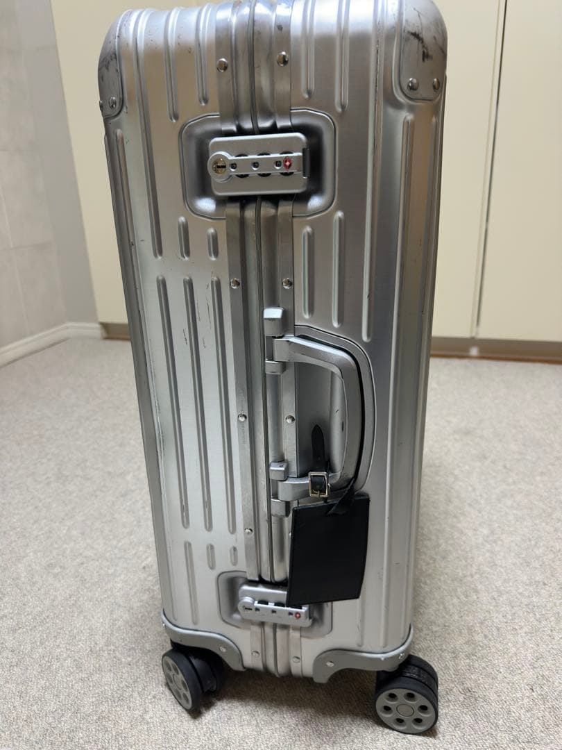 RIMOWA アルミニウムスーツケース TSAロック付き