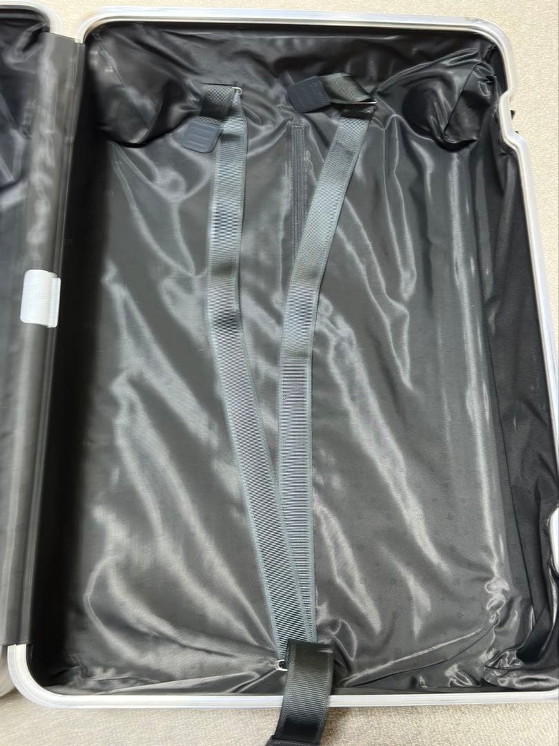 RIMOWA アルミニウムスーツケース TSAロック付き
