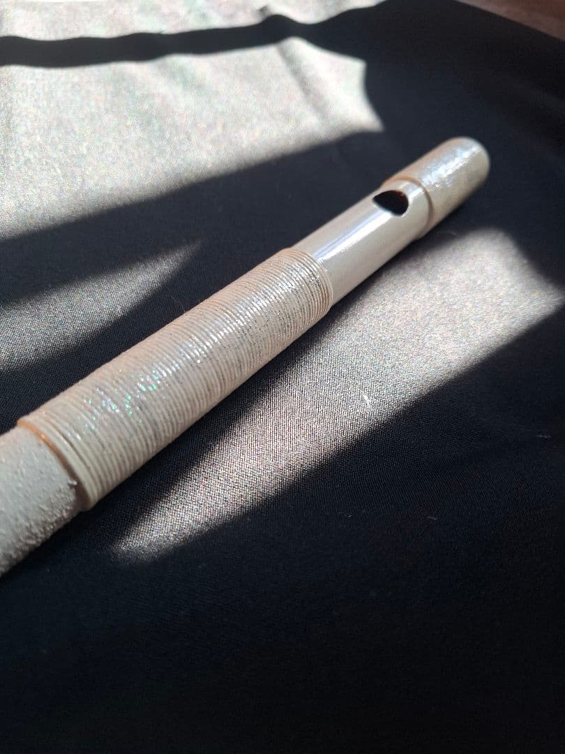 篠笛　古典調　4本調子　7穴　超鐵仕様　天地胴藤巻き　ホワイト＋レインボー